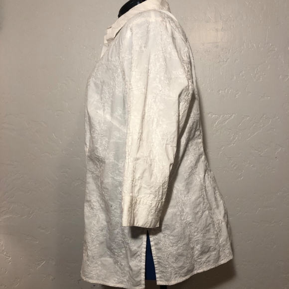 Edward...Woman embroidered blouse, size 1X - Picture 6 of 7